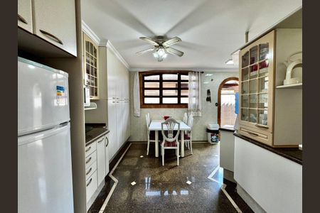 22_photo/94d1ffe58f.dd810fae21d85007-ATLAS-ffdbde3d-876f-4327-b352-7dc42ff0d9f0.jpg de casa à venda com 3 quartos, 166m² em Balneario Guarujá, Guarujá