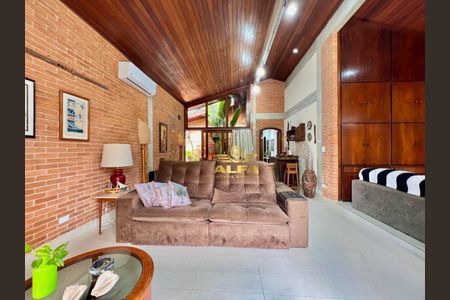 4_photo/94d1ffe5a9.9b0e853e47463488-ATLAS-0c40d67b-109e-49e7-ad83-dc13cbcc145a.jpg de casa à venda com 4 quartos, 240m² em Jardim Virginia, Guarujá