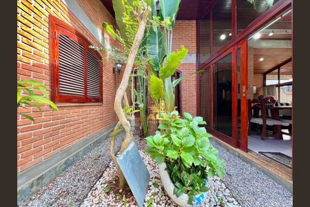 9_photo/94d1ffe5a9.9b0e853e47463488-ATLAS-a101d0b1-ad9d-42f3-bb9b-0a257fa98196.jpg de casa à venda com 4 quartos, 240m² em Jardim Virginia, Guarujá