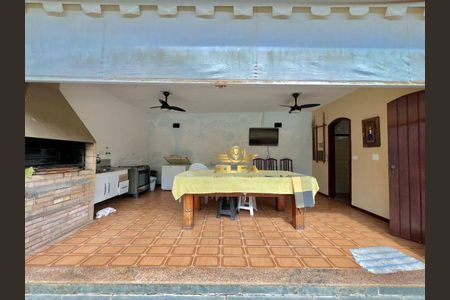 8_photo/94d1ffe5a9.d68df9a4642be7cb-ATLAS-22fbc7c1-ce51-42f9-a34e-6c1adbdd2ea7.jpg de casa à venda com 4 quartos, 240m² em Jardim Virginia, Guarujá