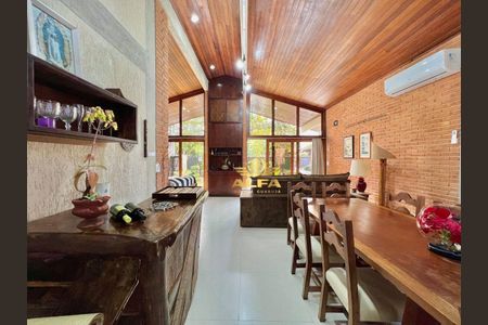 9_photo/94d1ffe5a9.d68df9a4642be7cb-ATLAS-aa09ee5f-1d07-4a3a-90ff-cb3a3310f680.jpg de casa à venda com 4 quartos, 240m² em Jardim Virginia, Guarujá