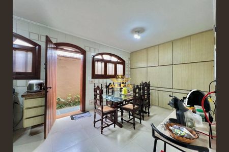 3_photo/94d1ffe5a9.d68df9a4642be7cb-ATLAS-d60d945d-5f34-432d-9ef1-496f8d4a4bfc.jpg de casa à venda com 4 quartos, 240m² em Jardim Virginia, Guarujá