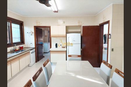 12_photo/94d1ffe80f.9845a183adc4e21d-ATLAS-9b170b08-0beb-457f-9c6a-d3502815c087.jpg de casa à venda com 5 quartos, 492m² em Balneario Cidade Atlantica, Guarujá