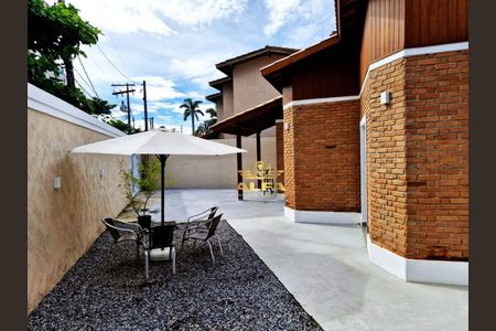 2_photo/94d1ffe885.d7a5ea7377f11a72-ATLAS-197ffc4e-8882-4cdb-97de-096a200f549b.jpg de casa à venda com 3 quartos, 120m² em Balneario Cidade Atlantica, Guarujá