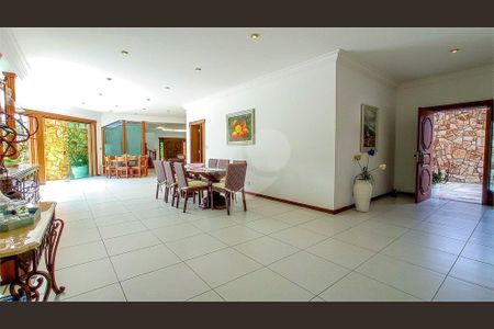 18_photo/94d1ffe8b5.b8a9f91cb517b5ed-ATLAS-73280dc3-e8f1-4435-accf-4326944d0ca9.jpg de casa à venda com 6 quartos, 823m² em Enseada, Guarujá