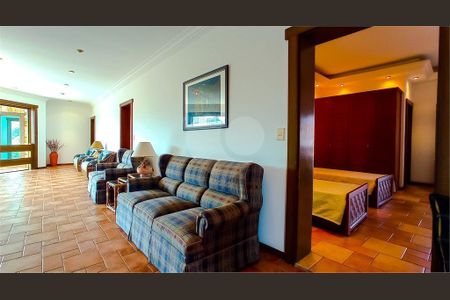 46_photo/94d1ffe8b5.b8a9f91cb517b5ed-ATLAS-97b1d4cb-d289-48ce-869e-01f7d6444cf7.jpg de casa à venda com 6 quartos, 823m² em Enseada, Guarujá