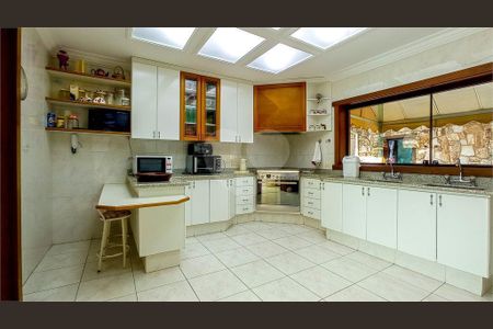 13_photo/94d1ffe8b5.b8a9f91cb517b5ed-ATLAS-c0768cd3-36be-40ab-a2de-a38a455cfe2c.jpg de casa à venda com 6 quartos, 823m² em Enseada, Guarujá