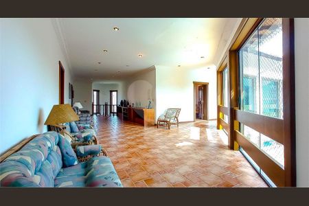 43_photo/94d1ffe8b5.b8a9f91cb517b5ed-ATLAS-da081eb4-9eae-48ea-9ee3-1c4bc1f60021.jpg de casa à venda com 6 quartos, 823m² em Enseada, Guarujá