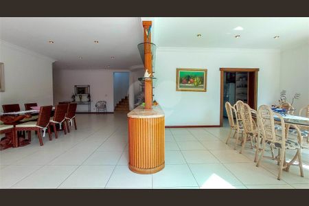 8_photo/94d1ffe8b5.b8a9f91cb517b5ed-ATLAS-f928900c-878f-4f45-9389-dda8bef366eb.jpg de casa à venda com 6 quartos, 823m² em Enseada, Guarujá