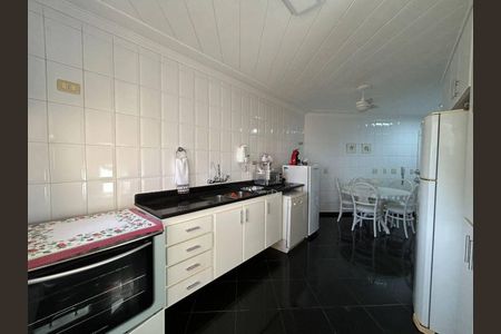 11_photo/94d1ffef05.59b08e3803ce93f3-ATLAS-846a7aaa-48bc-44ce-a99d-c429cc2c8ab8.jpg de apartamento à venda com 3 quartos, 170m² em Balneario Guarujá, Guarujá