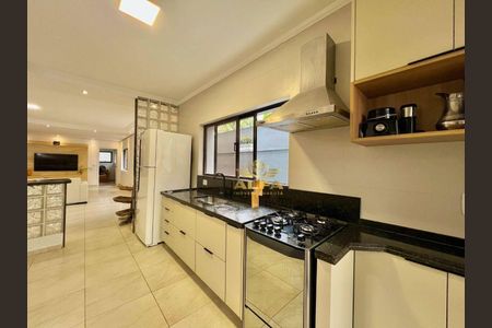 3_photo/94d1ffefa3.6618d879b31b9a75-ATLAS-200e0071-bba4-45d8-8fec-94b6fbed48d3.jpg de casa à venda com 5 quartos, 279m² em Jardim Virginia, Guarujá