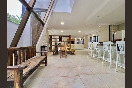 11_photo/94d1ffefa3.6618d879b31b9a75-ATLAS-59cbdda7-0a9e-49c0-8245-2af7400a525f.jpg de casa à venda com 5 quartos, 279m² em Jardim Virginia, Guarujá