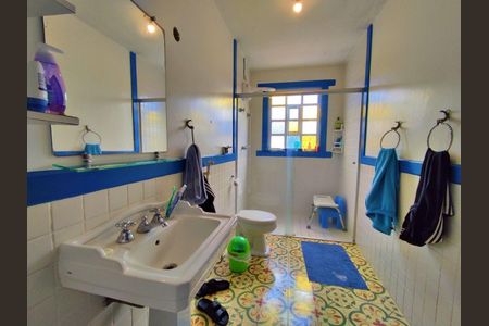 4_photo/94d1ffefa3.a1b6d80a017eb323-ATLAS-433faa7e-851d-47a8-9d1a-a53696e615e6.jpg de casa à venda com 4 quartos, 250m² em Jardim Virginia, Guarujá