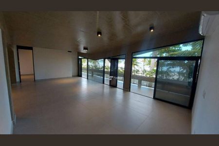 4_photo/94d1ffefb1.d62cf7e5b817bd39-ATLAS-9b916c8b-db1e-4e5c-84ac-ce6b00987a32.jpg de casa à venda com 5 quartos, 716m² em Enseada, Guarujá