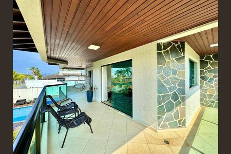 25_photo/94d1ffefd5.7e9c36427f88472d-ATLAS-848ddace-7bfa-4da3-9223-fa330aad5a1e.jpg de casa à venda com 5 quartos, 500m² em Jardim Centenario, Guarujá