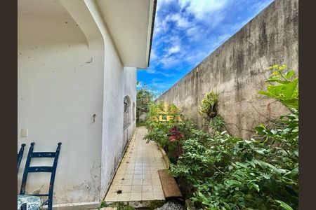 6_photo/94d1fff01b.7e2ea02b9085bf9d-ATLAS-cec9784a-e520-461a-ad28-dab2722226cb.jpg de casa à venda com 4 quartos, 300m² em Jardim Virginia, Guarujá