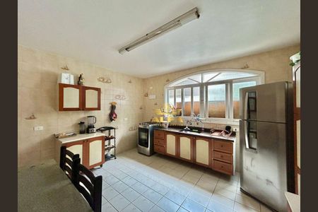 12_photo/94d1fff01b.7e2ea02b9085bf9d-ATLAS-d6d01b6d-67f0-427d-a0f9-4ed419e52ee2.jpg de casa à venda com 4 quartos, 300m² em Jardim Virginia, Guarujá