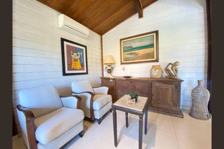 5_photo/94d1fff021.1987c265c069de70-ATLAS-e0877f74-2ca7-473d-bf6d-4f80c3aeba8f.jpg de casa à venda com 3 quartos, 380m² em Jardim Virginia, Guarujá