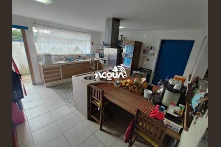 2_photo/94d1fff031.76dc849e1e11f6f5-ATLAS-067260aa-d3c4-44b4-8bcc-c2aeb95061df.jpg de casa à venda com 5 quartos, 442m² em Jardim Virginia, Guarujá