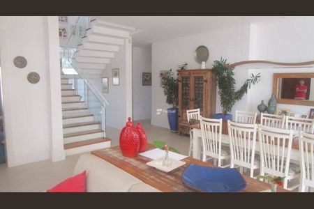 11_photo/94d1fff087.4cea1a0b3f6bbd2f-ATLAS-8fed3489-1eaf-4d32-aa35-bb1dfcae7b63.jpg de casa à venda com 5 quartos, 500m² em Jardim Virginia, Guarujá