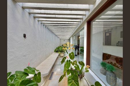 9_photo/94d1fff08f.24a317c22631bef5-ATLAS-4c265e06-73e7-4507-97bd-57debe4b5fa2.jpg de casa à venda com 3 quartos, 400m² em Jardim Virginia, Guarujá