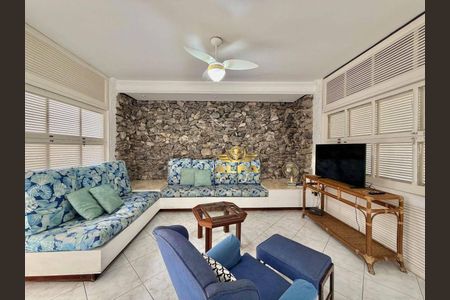 8_photo/94d1fff0a3.cc80a849dbb3670d-ATLAS-00500020-ea10-4e0d-b830-82b9ccb09e4a.jpg de casa à venda com 3 quartos, 237m² em Jardim Virginia, Guarujá