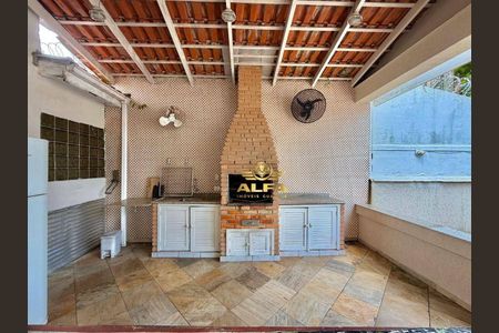 4_photo/94d1fff0a3.cc80a849dbb3670d-ATLAS-a84c3ad4-1984-4656-9b86-3d98f361f1e5.jpg de casa à venda com 3 quartos, 237m² em Jardim Virginia, Guarujá