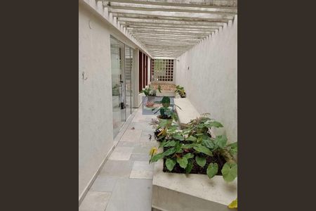 8_photo/94d1fff0f5.ceff8192393c33de-ATLAS-2d7c28a8-dcef-42a0-9a66-0624219551c8.jpg de casa à venda com 3 quartos, 225m² em Jardim Virginia, Guarujá