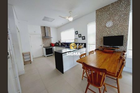 11_photo/94d1fff0f5.ceff8192393c33de-ATLAS-b4a00835-0bed-4ca8-ba9b-da4ce1acbc3e.jpg de casa à venda com 5 quartos, 452m² em Jardim Virginia, Guarujá