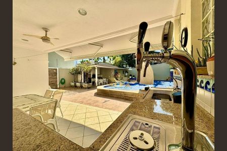 6_photo/94d1fff16d.be8d0af14a62f105-ATLAS-1ca6919c-5868-40cd-ba36-2f116a5c6018.jpg de casa à venda com 6 quartos, 340m² em Balneario Cidade Atlantica, Guarujá