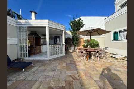 9_photo/94d1fff1cd.62df8a7ab68ccaa0-ATLAS-030feedd-3269-4c59-a246-da8110aef405.jpg de casa à venda com 5 quartos, 371m² em Enseada, Guarujá