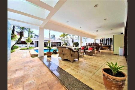 2_photo/94d1fff5d9.07f29284d16cc936-ATLAS-337388ff-7df8-4354-8e2e-c345a0d184db.jpg de casa à venda com 6 quartos, 420m² em Jardim Virginia, Guarujá