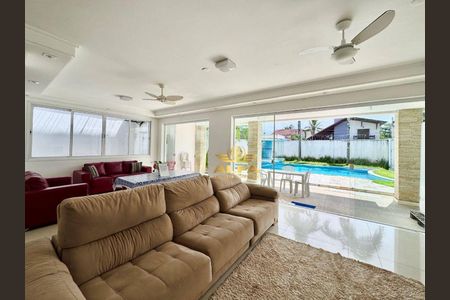 2_photo/94d1fff661.b01c04afd78cae2a-ATLAS-282133ec-ec61-4b81-8d8a-d634c04fdd45.jpg de casa à venda com 5 quartos, 445m² em Jardim Virginia, Guarujá