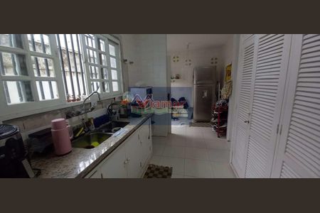 7_photo/94d1fff661.ceff8192393c33de-ATLAS-0bc8a489-e4b0-4667-9629-bbb447f46ea1.jpg de casa à venda com 4 quartos, 200m² em Jardim Virginia, Guarujá