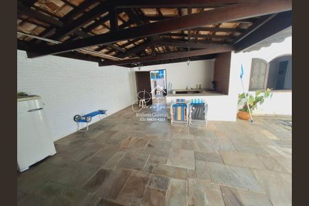 6_photo/94d1fff679.cb4a3f4e1d4d223a-ATLAS-affa6505-0e62-49ef-a13e-919a49cd1046.jpg de casa à venda com 5 quartos, 250m² em Jardim Virginia, Guarujá