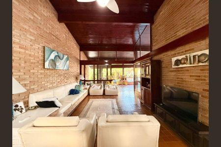 7_photo/94d1fff67d.8dfbe709720d15d0-ATLAS-3e9eba2a-f48f-4a86-a655-1584bc8e6c4e.jpg de casa à venda com 6 quartos, 311m² em Jardim Virginia, Guarujá