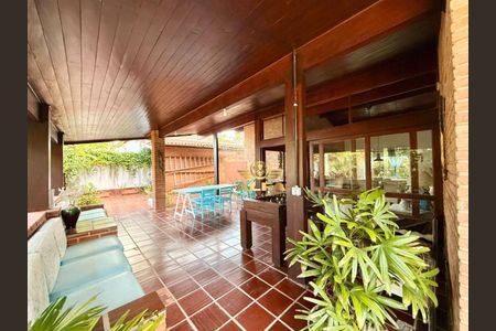 10_photo/94d1fff67d.8dfbe709720d15d0-ATLAS-e4bf6a62-d817-4929-8ee9-b7a81e6c60e2.jpg de casa à venda com 6 quartos, 311m² em Jardim Virginia, Guarujá