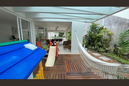 6_photo/94d1fff68d.6f3426350093cd90-ATLAS-0b0aecad-e7a5-4ed5-8dac-fe40cfc8f2cf.jpg de casa à venda com 5 quartos, 500m² em Jardim Virginia, Guarujá