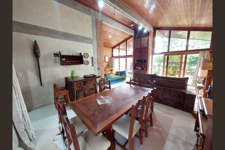 6_photo/94d1fff753.4ad1a426540e6496-ATLAS-63a1eadb-cf2d-4239-bcfc-bbd7eba0ff5c.jpg de casa à venda com 3 quartos, 215m² em Jardim Virginia, Guarujá