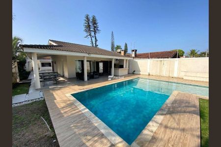 3_photo/94d1fff75f.adbb37f92a381176-ATLAS-24c81aa8-dd22-411a-962d-2d3b6f5eb2a9.jpg de casa à venda com 4 quartos, 500m² em Jardim Virginia, Guarujá