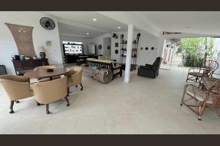 4_photo/94d1fff769.96d2d0fbc1a62f57-ATLAS-7cb0241e-1841-45af-9ae6-e5a2f72ce722.jpg de casa à venda com 4 quartos, 180m² em Jardim Virginia, Guarujá