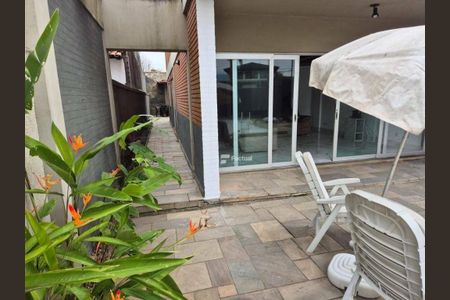 8_photo/94d1fff779.8d1d596cf1356774-ATLAS-e7d628da-7243-448a-bced-3ad5637abea7.jpg de casa à venda com 3 quartos, 286m² em Jardim Virginia, Guarujá