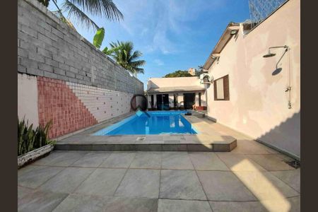 1_photo/94d1fff7bb.ead0744c2329e0c8-ATLAS-73c39591-9090-4d06-8a77-29fbdda2acf7.jpg de casa à venda com 5 quartos, 161m² em Jardim Virginia, Guarujá