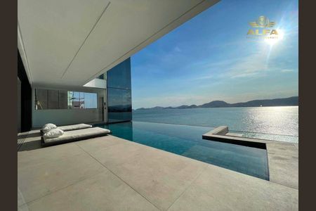 4_photo/94d1fff853.ceff8192393c33de-ATLAS-1501eeea-a8e1-426d-9279-d55ee8a82ea0.jpg de casa à venda com 6 quartos, 1000m² em Jardim Virginia, Guarujá