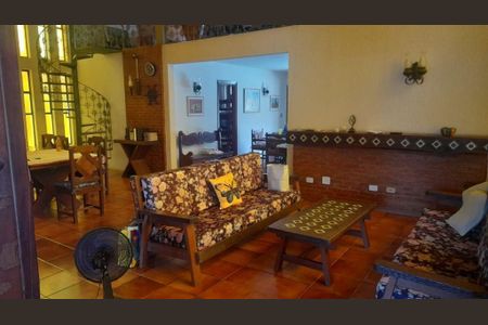 10_photo/94d1fff8df.e8818d4a5c5dde9d-ATLAS-36f84795-c5d5-4f33-b1b7-d8e46be6e081.jpg de casa à venda com 3 quartos, 242m² em Cachoeira, Guarujá