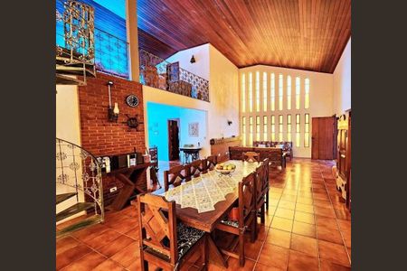 5_photo/94d1fff8df.e8818d4a5c5dde9d-ATLAS-7a4c0e1a-6788-4d2b-a0c1-26690ce1f4d5.jpg de casa à venda com 3 quartos, 242m² em Cachoeira, Guarujá