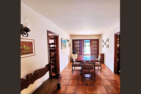 11_photo/94d1fff8df.e8818d4a5c5dde9d-ATLAS-8fc5126b-6d2a-480a-88ce-e3cb23783ae4.jpg de casa à venda com 3 quartos, 242m² em Cachoeira, Guarujá