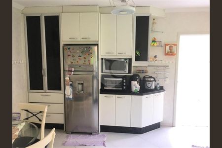 19_photo/94d1fff8e7.d064f87ba2f4a60c-ATLAS-88fe2961-04ef-4ee2-8cef-c8354659dc35.jpg de casa à venda com 3 quartos, 236m² em Cachoeira, Guarujá