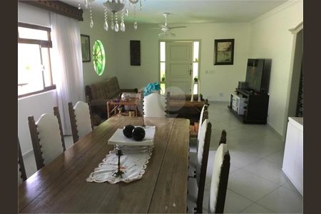 5_photo/94d1fff8e7.d064f87ba2f4a60c-ATLAS-d7b8fb72-9e7d-4d72-9911-55d3cff71992.jpg de casa à venda com 3 quartos, 236m² em Cachoeira, Guarujá