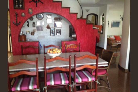 3_photo/94d1fffa4d.72fc516e6ab264c7-ATLAS-677d9aba-b8f2-4ec0-b7ca-4c1b3481a79b.jpg de casa à venda com 6 quartos, 297m² em Jardim Virginia, Guarujá